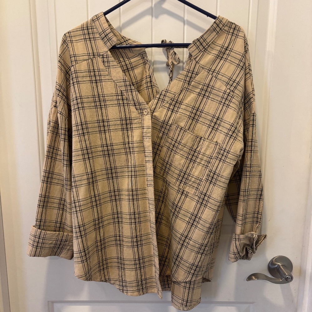Women’s plaid top